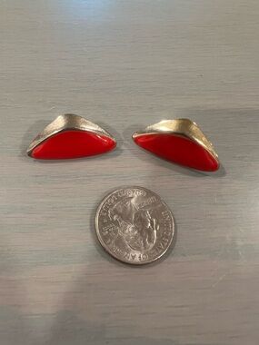 Retro Vintage Red and Gold Toned Enamel Earrings